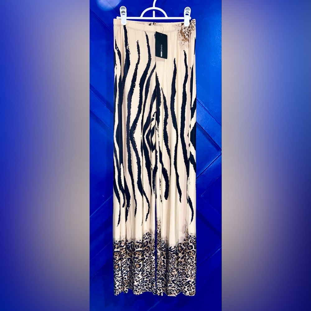 Fashion Nova Feline Darling Wide Pant Size Medium Beige Animal Print NWT - Picture 2 of 6